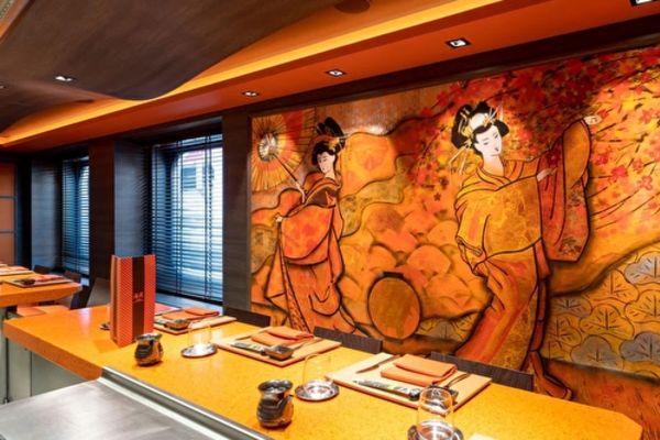https://static.traveltek.net/cruisepics/local_shipimages_large/1782985568.jpg