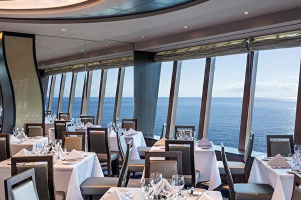 https://static.traveltek.net/cruisepics/local_shipimages_large/1782985641.jpg