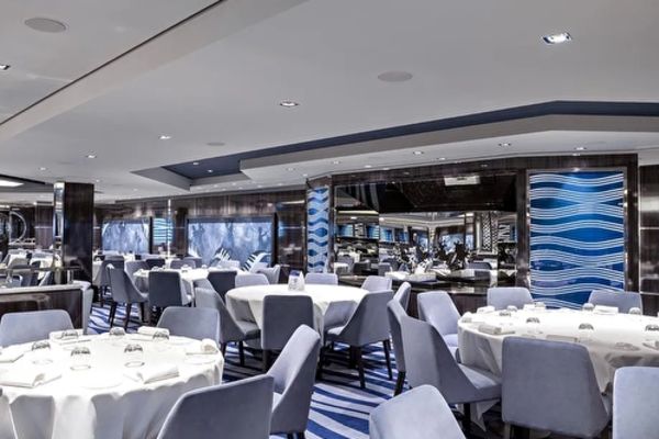 https://static.traveltek.net/cruisepics/local_shipimages_large/1782985683.jpg