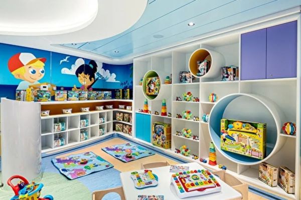 https://static.traveltek.net/cruisepics/local_shipimages_large/1782985699.jpg