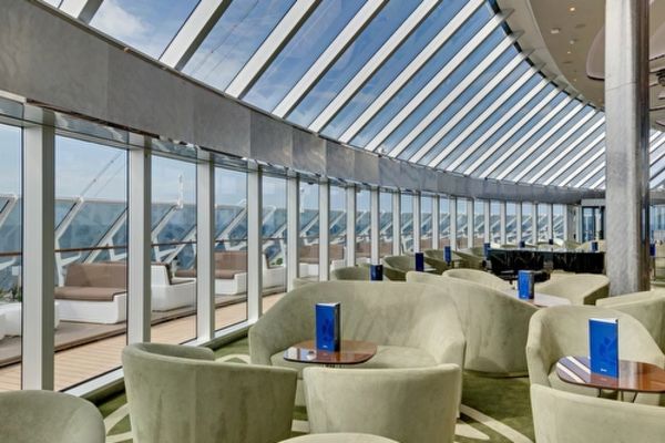 https://static.traveltek.net/cruisepics/local_shipimages_large/1782986429.jpg