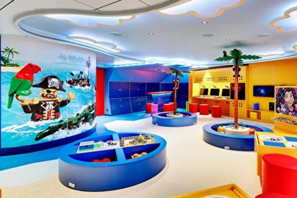 https://static.traveltek.net/cruisepics/local_shipimages_large/1782986435.jpg
