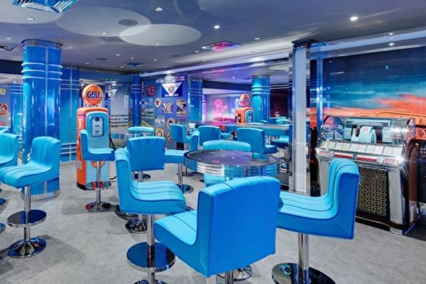 https://static.traveltek.net/cruisepics/local_shipimages_large/1782986441.jpg
