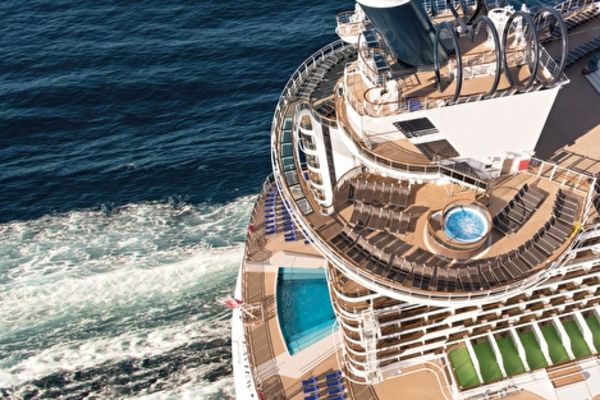 https://static.traveltek.net/cruisepics/local_shipimages_large/1782986475.jpg