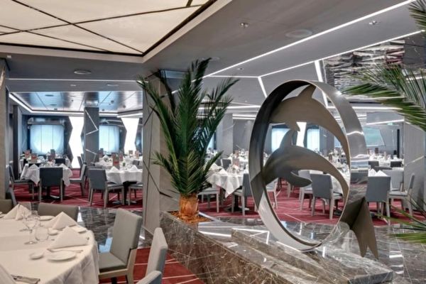 https://static.traveltek.net/cruisepics/local_shipimages_large/1782986481.jpg