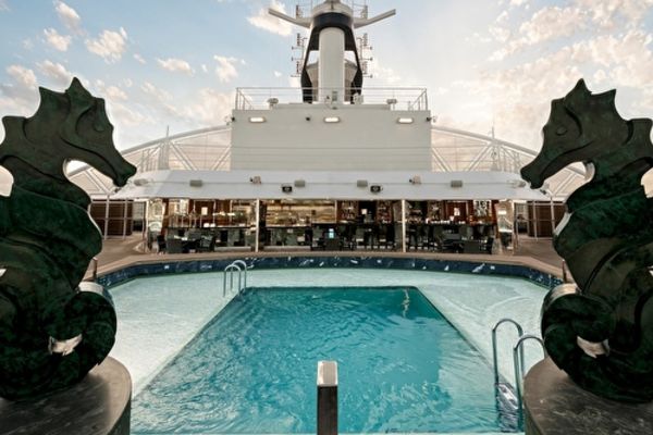 https://static.traveltek.net/cruisepics/local_shipimages_large/1782986515.jpg
