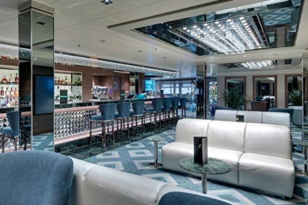 https://static.traveltek.net/cruisepics/local_shipimages_large/1782986538.jpg