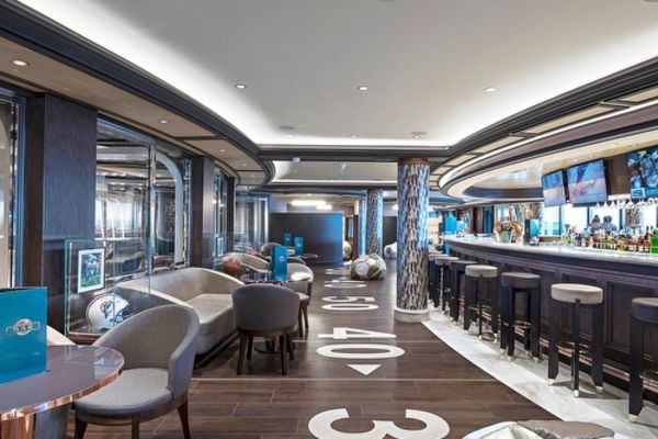 https://static.traveltek.net/cruisepics/local_shipimages_large/1782986609.jpg