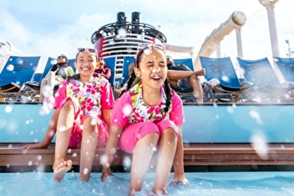 https://static.traveltek.net/cruisepics/local_shipimages_large/1784021127.jpg