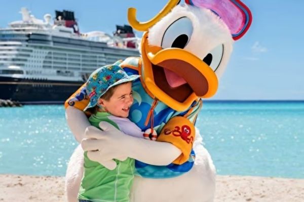 https://static.traveltek.net/cruisepics/local_shipimages_large/1784021136.jpg