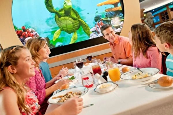 https://static.traveltek.net/cruisepics/local_shipimages_large/1784021351.jpg