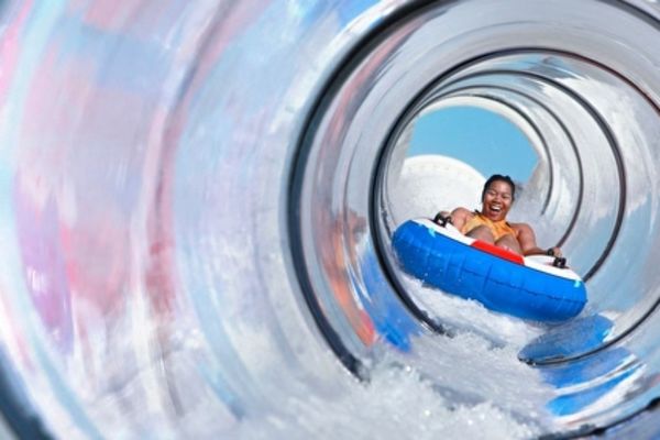 https://static.traveltek.net/cruisepics/local_shipimages_large/1784022227.jpg
