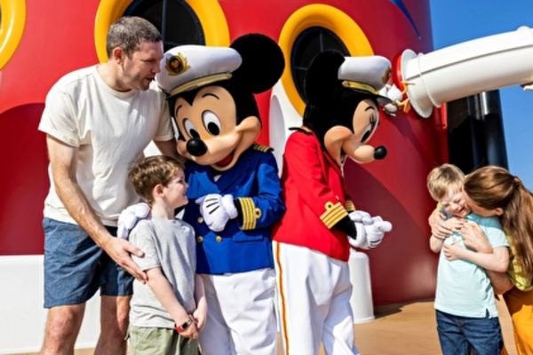 https://static.traveltek.net/cruisepics/local_shipimages_large/1784022277.jpg