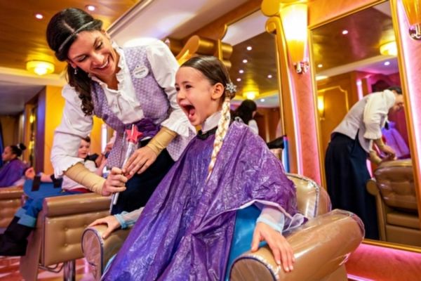 https://static.traveltek.net/cruisepics/local_shipimages_large/1784022414.jpg