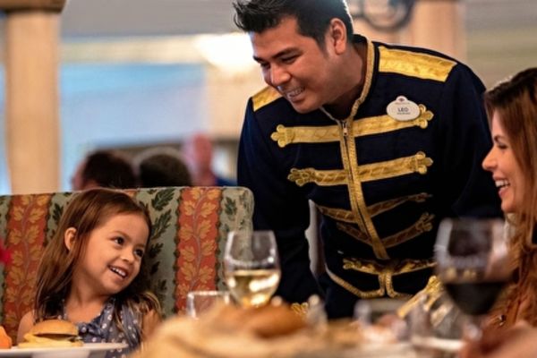 https://static.traveltek.net/cruisepics/local_shipimages_large/1784022458.jpg