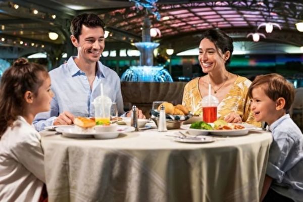 https://static.traveltek.net/cruisepics/local_shipimages_large/1784022466.jpg