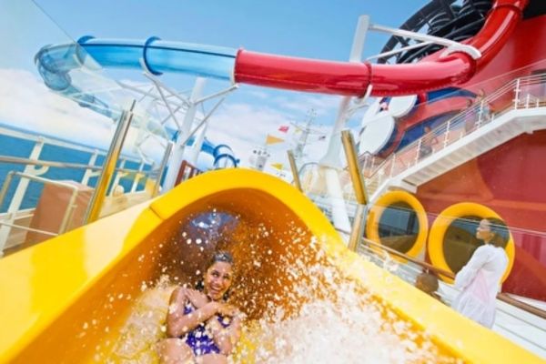 https://static.traveltek.net/cruisepics/local_shipimages_large/1784027157.jpg