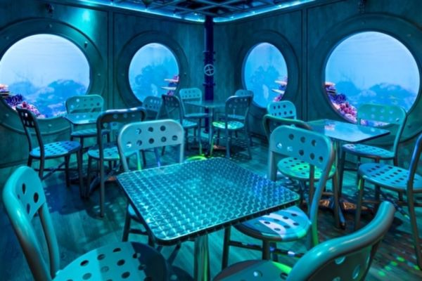 https://static.traveltek.net/cruisepics/local_shipimages_large/1784027347.jpg