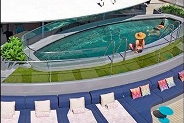 https://static.traveltek.net/cruisepics/local_shipimages_large/1784294216.jpg