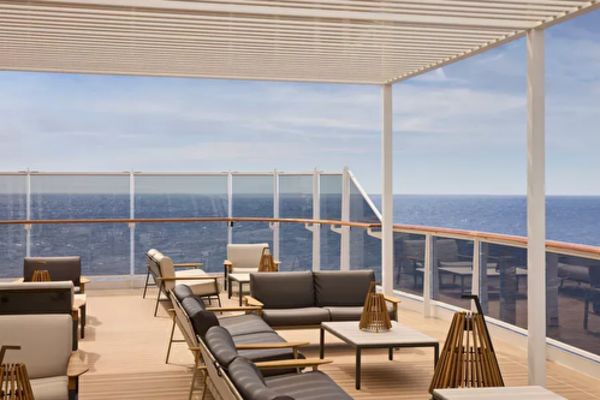 https://static.traveltek.net/cruisepics/local_shipimages_large/1784538290.png