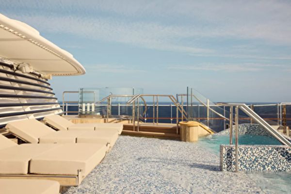 https://static.traveltek.net/cruisepics/local_shipimages_large/1784540401.png
