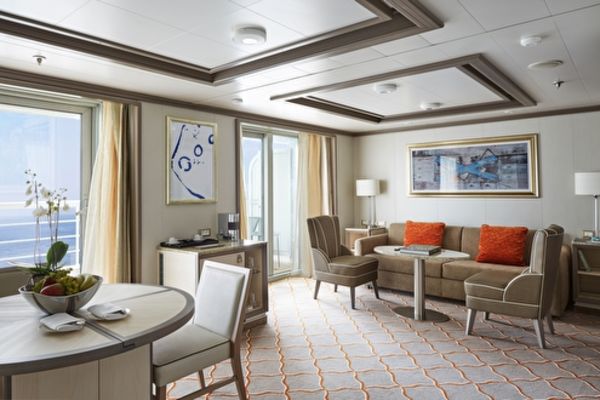 https://static.traveltek.net/cruisepics/local_shipimages_large/1784632843.jpg