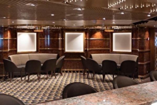 https://static.traveltek.net/cruisepics/local_shipimages_large/1784633364.jpg