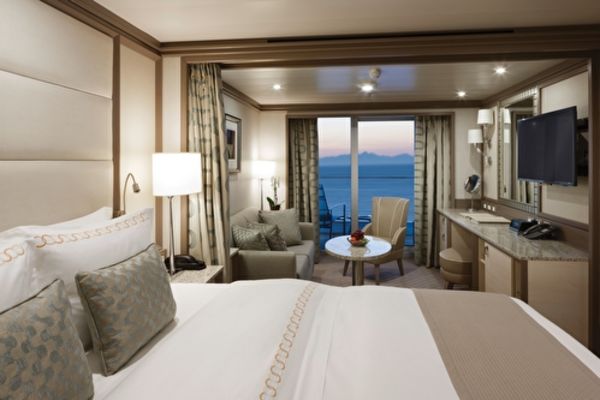 https://static.traveltek.net/cruisepics/local_shipimages_large/1784633644.jpg