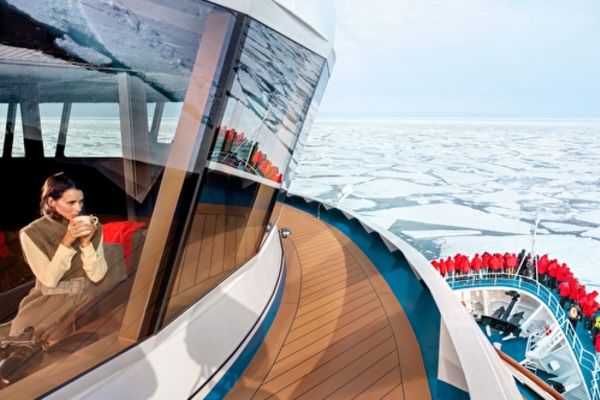 https://static.traveltek.net/cruisepics/local_shipimages_large/1784637170.jpg