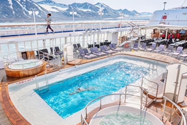 https://static.traveltek.net/cruisepics/local_shipimages_large/1784637522.jpg