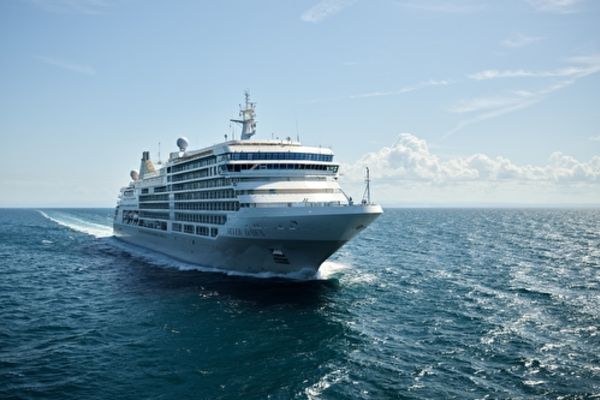 https://static.traveltek.net/cruisepics/local_shipimages_large/1784637724.jpg