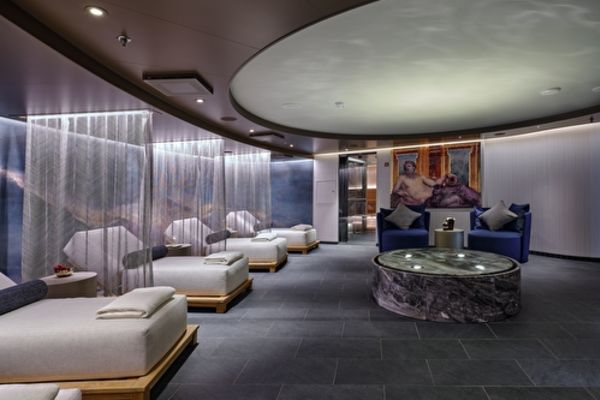 https://static.traveltek.net/cruisepics/local_shipimages_large/1784642774.jpg
