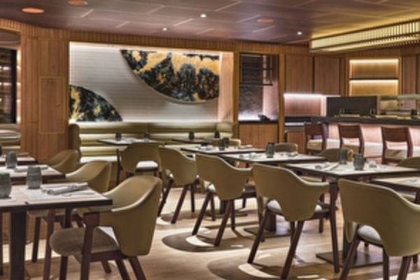 https://static.traveltek.net/cruisepics/local_shipimages_large/1784643165.jpg
