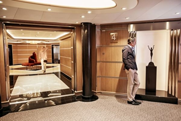 https://static.traveltek.net/cruisepics/local_shipimages_large/1784643268.jpg