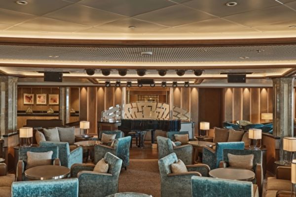 https://static.traveltek.net/cruisepics/local_shipimages_large/1784643315.jpg