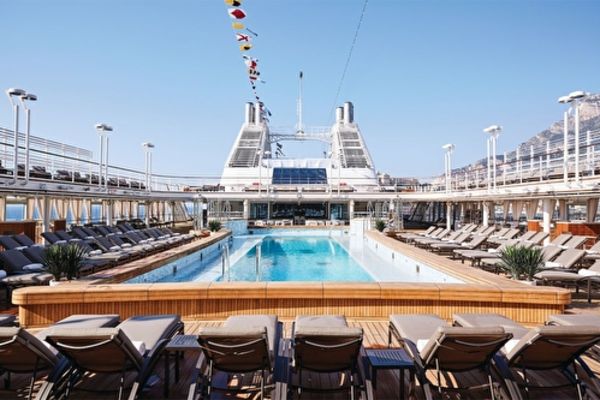https://static.traveltek.net/cruisepics/local_shipimages_large/1784643428.jpg