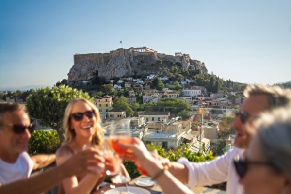 https://static.traveltek.net/cruisepics/local_shipimages_large/1784643499.jpg