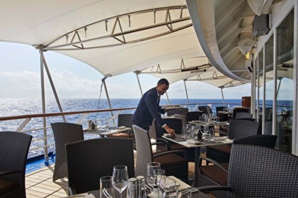 https://static.traveltek.net/cruisepics/local_shipimages_large/1784708383.jpg