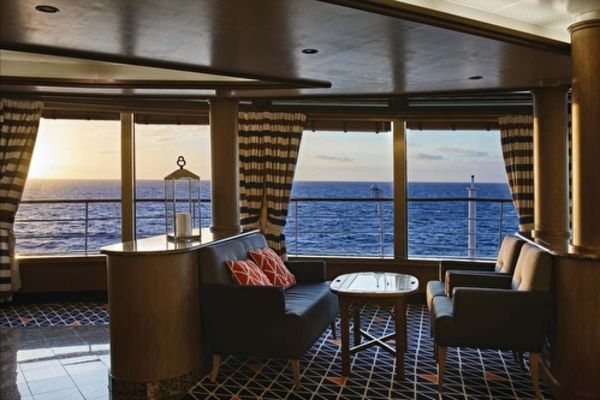 https://static.traveltek.net/cruisepics/local_shipimages_large/1784708447.jpg