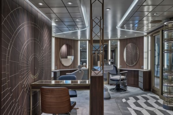 https://static.traveltek.net/cruisepics/local_shipimages_large/1784711657.jpg