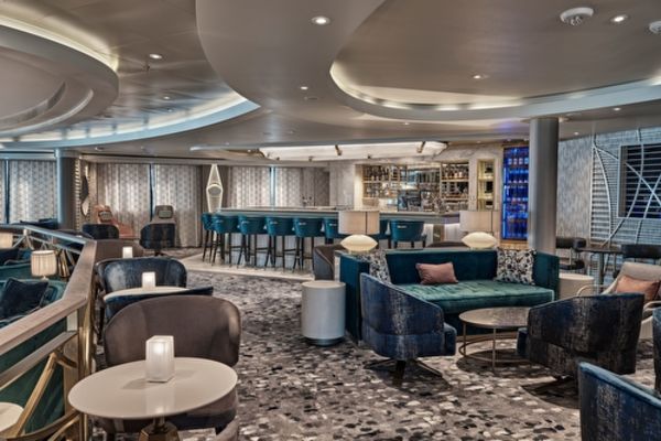 https://static.traveltek.net/cruisepics/local_shipimages_large/1784712208.jpg