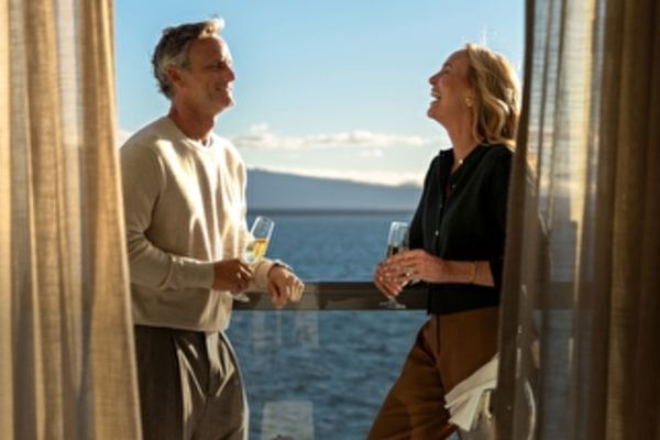 https://static.traveltek.net/cruisepics/local_shipimages_large/1784714013.jpg