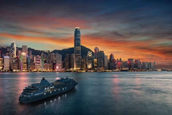 https://static.traveltek.net/cruisepics/local_shipimages_large/1784714062.jpg