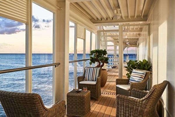 https://static.traveltek.net/cruisepics/local_shipimages_large/1784714367.jpg