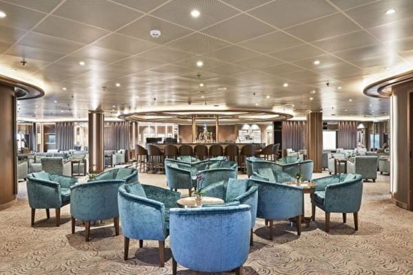 https://static.traveltek.net/cruisepics/local_shipimages_large/1784714405.jpg