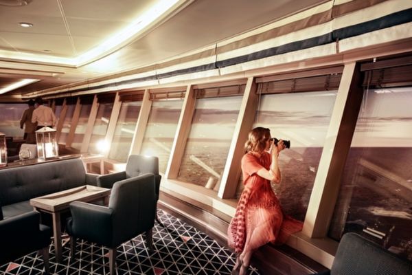 https://static.traveltek.net/cruisepics/local_shipimages_large/1784714948.jpg