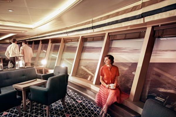 https://static.traveltek.net/cruisepics/local_shipimages_large/1784715635.jpg