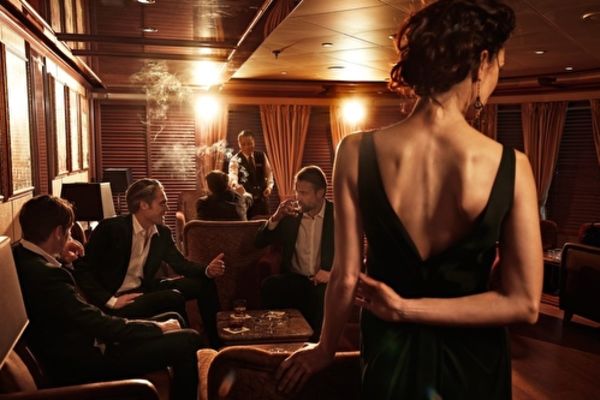 https://static.traveltek.net/cruisepics/local_shipimages_large/1784717197.jpg