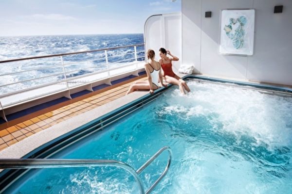 https://static.traveltek.net/cruisepics/local_shipimages_large/1784717290.jpg