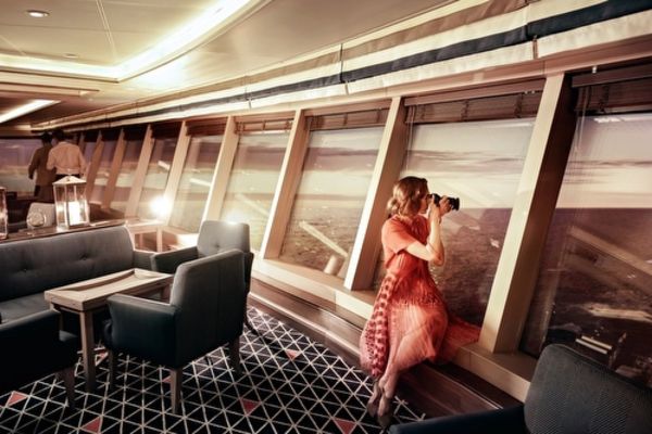 https://static.traveltek.net/cruisepics/local_shipimages_large/1784717322.jpg